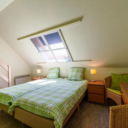 Meeuwenoord 펜션 *